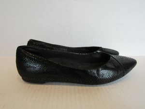 vionic womens black flats