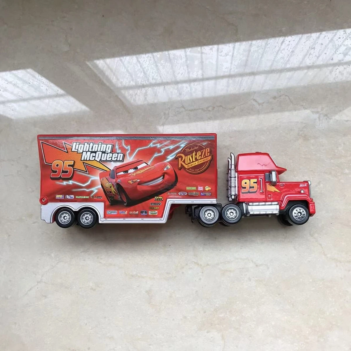 Disney Pixar Cars Lightning McQueen Mack Truck Hauler 1:55 Diecast