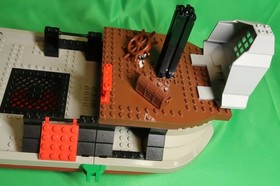 LEGO Pirates Junior Redbeard&rsquo;s Pirate Ship 7075