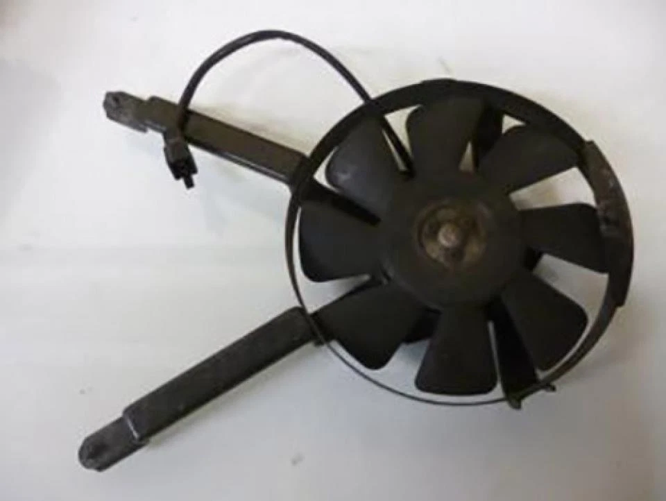 Ventilateur origine pour Moto Yamaha 1000 FZR Après 1995 Occasion - Photo 1/1