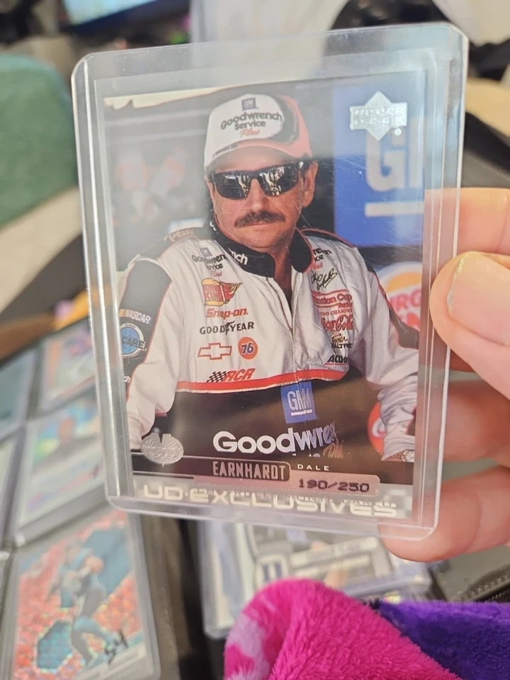 2000 Upper Deck Victory Circle #9 Dale Earnhardt Exclusives Serial /250 S63 - Image 2 of 3