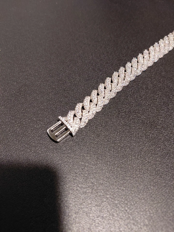 Cadena de eslabones cubanos de moissanita helada chapada en plata 925 de 18 mm forjada 30 quilates 22 pulgadas Foto 4 de 4