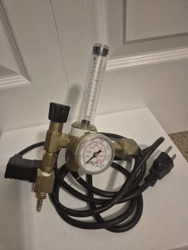 Carbon Accelerator CO2 Regulator w/ Flow Meter - REG-1 + 2 Air Pipes