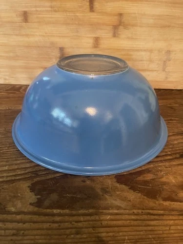 PYREX Blue White Glass Mixing Bowl set of 2 Opaque Pressed Round Glossy MPN 322