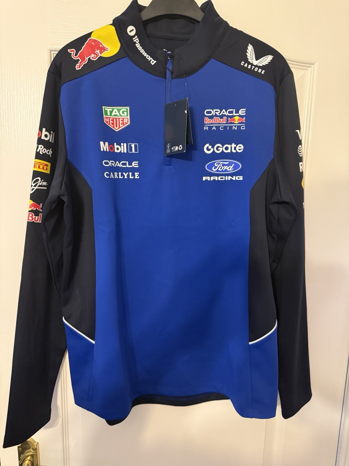 Red Bull Racing 2026 Team Jacket Size Large Brand New Formula 1
