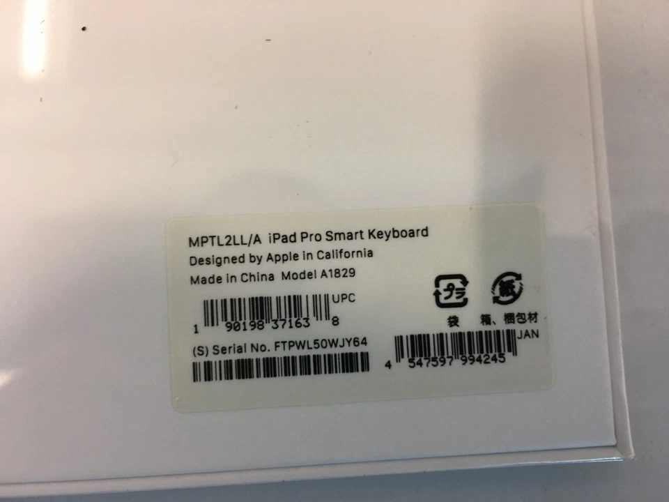 Apple iPad Pro 10.5" Smart Keyboard MPTL2LL/A for iPad 7,8,9, Air3 & 10.5 Pro - Image 3 of 3