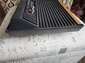 Atari 2600 4 toggle woody console only Tested (Read Description)