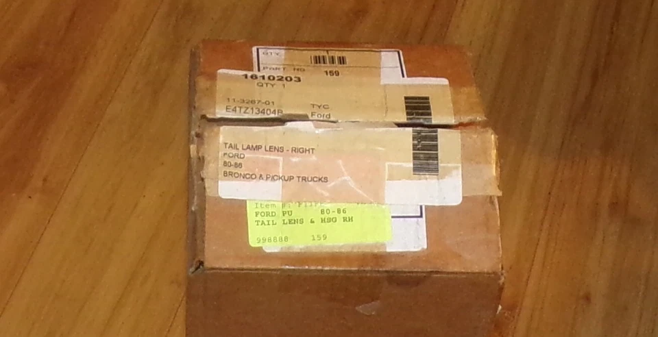 NOS 1980-1986 80-86 Ford Truck Bronco F150 Pickup Tail Light Housing Glo Brite - Image 4 of 4