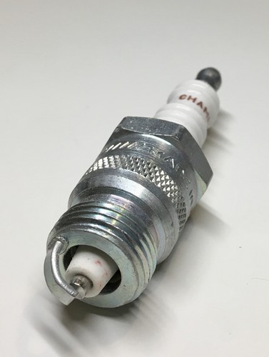 Champion F83Y Zündkerze Spark Plug la bougie candela d'accensione la bujía - Picture 3 of 5