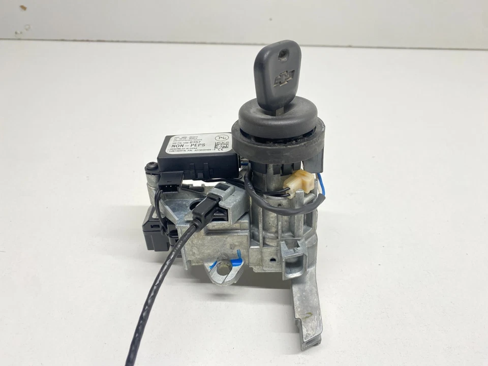 2014-2019 CHEVROLET SILVERADO 1500 IGNITION SWITCH LOCK W/KEY IMMOBILIZER OEM - Image 4 of 4