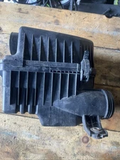 12 13 14 15 16 17 HYUNDAI VELOSTER 1.6L AIR CLEANER BOX OEM 28110-1R100