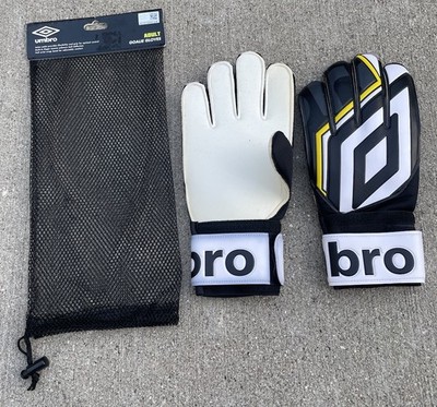 Umbro Adult Soccer Goalie Gloves Goalkeeper Black and White with Storage Bag
