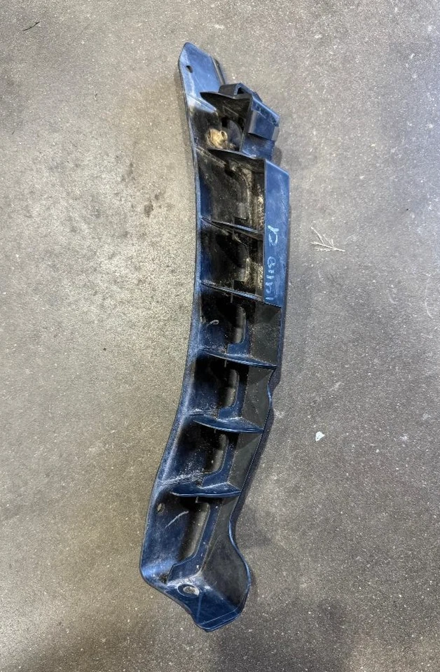 2011-2018 DODGE RAM ПЕРЕДНИЙ ЛЕВЫЙ БАМПЕР БОКОВОЙ КРОНШТЕЙН P/N 68045729AA OEM Б/У - Изображение 3 из 4