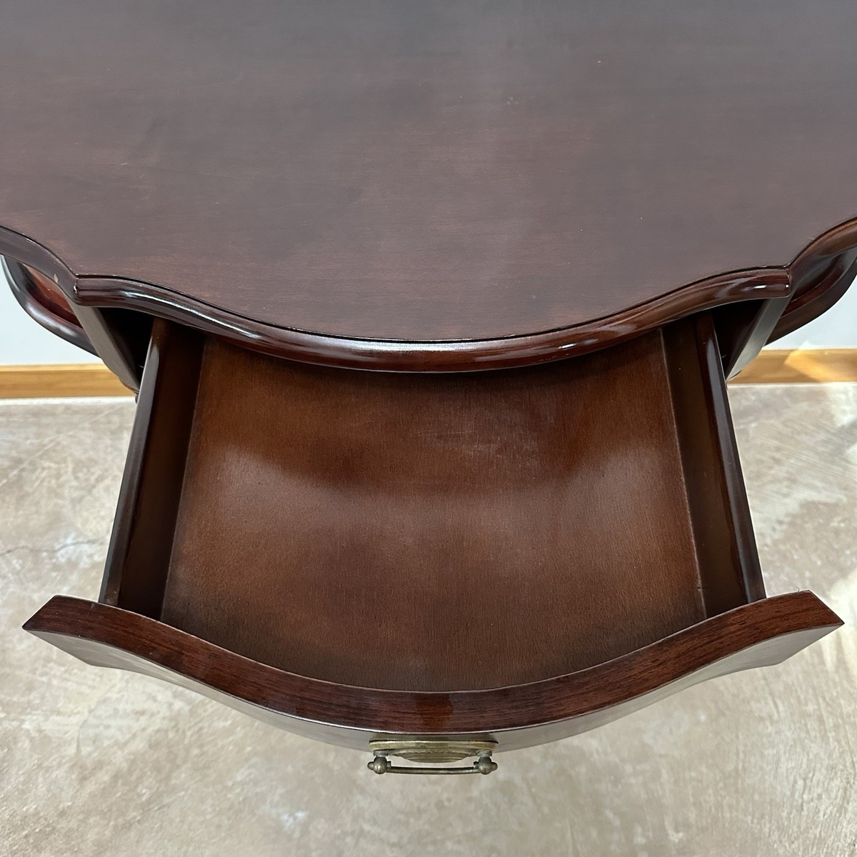 Vintage Bombay Company Federal Style Solid Wood Single