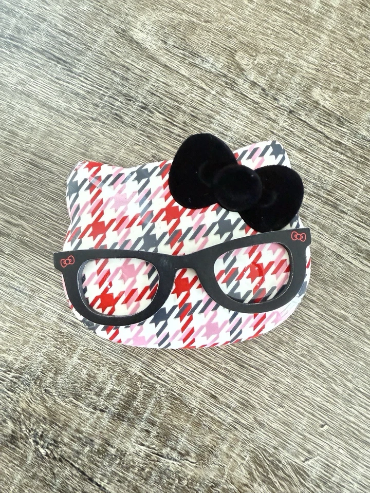 New Y2K HELLO KITTY MAKE UP PALETTE~Limited Edition~ Sephora Eye shadows & Blush - Image 4 of 4