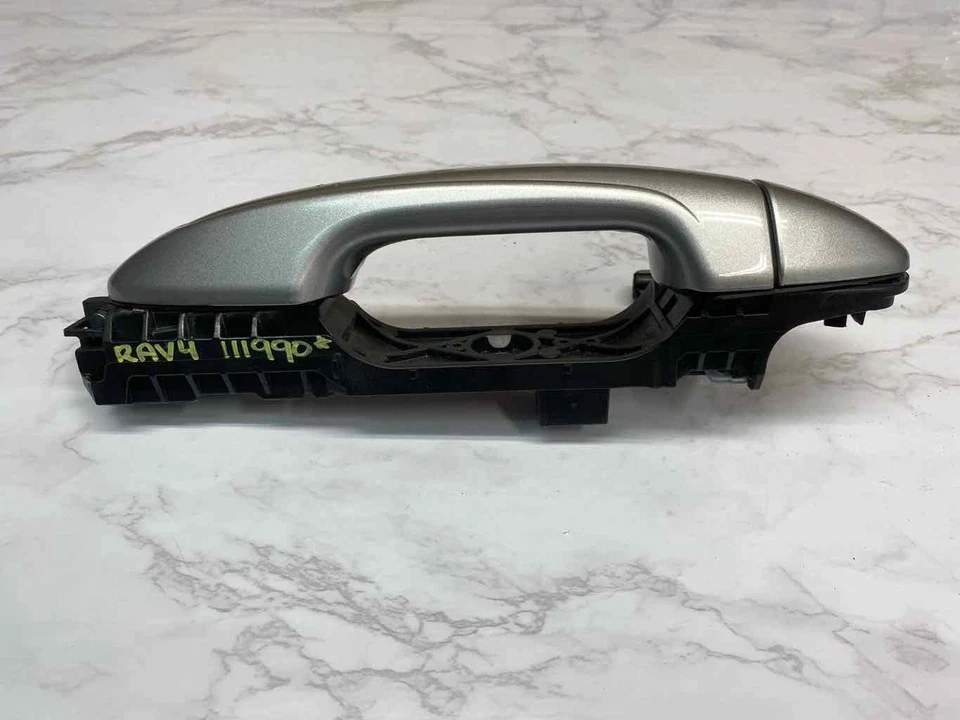 Manija puerta exterior trasera izquierda Toyota Rav-4 13 a 18 plata 1D6 OEM 692110R020C0 Foto 2 de 4