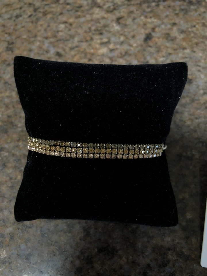 Juego de pendientes y brazaletes Banana Republic bronce estrás Foto 2 de 4