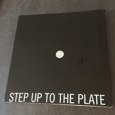 Plat de service Kenneth Cole avec texte STEP UP TO THE ASSIETTE, noir et blanc, neuf 