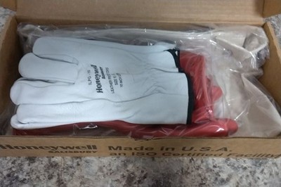 Salisbury GK011R/10 Size 10 Class 0 Red Electrical Glove Kit (BW)
