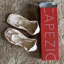 Women  s Brand New Capezio Canvas Ballet Slippers Size 4.5