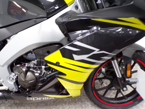 2025 APRILIA RS 125 WITH ONLY 431 MILES FROM NEW - Picture 15 of 20