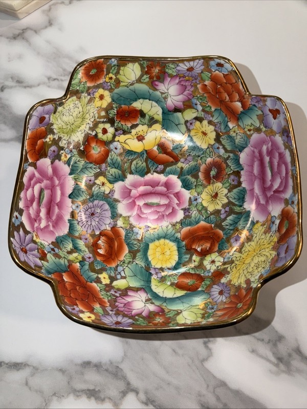 Chinese Famille Rose Porcelain Bowl/Signed Underneath/Pre-owned