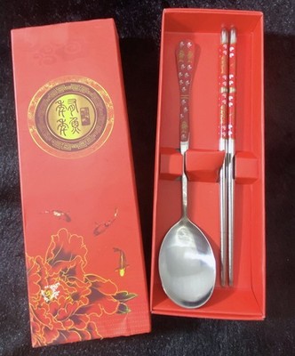 Chinese red tableware