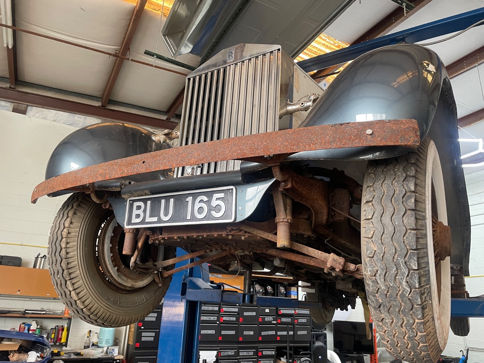 PRE WAR ROLLS ROYCE PHANTOM III PIII LIGHT. LOTS MORE, HAVE DERBY BENTLEY PARTS
