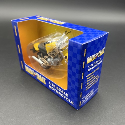 DUCATI MOTORCYCLE MAISTO MODEL 1:18 SCALE #31026 ROAD & TRACK YELLOW - Picture 2 of 10