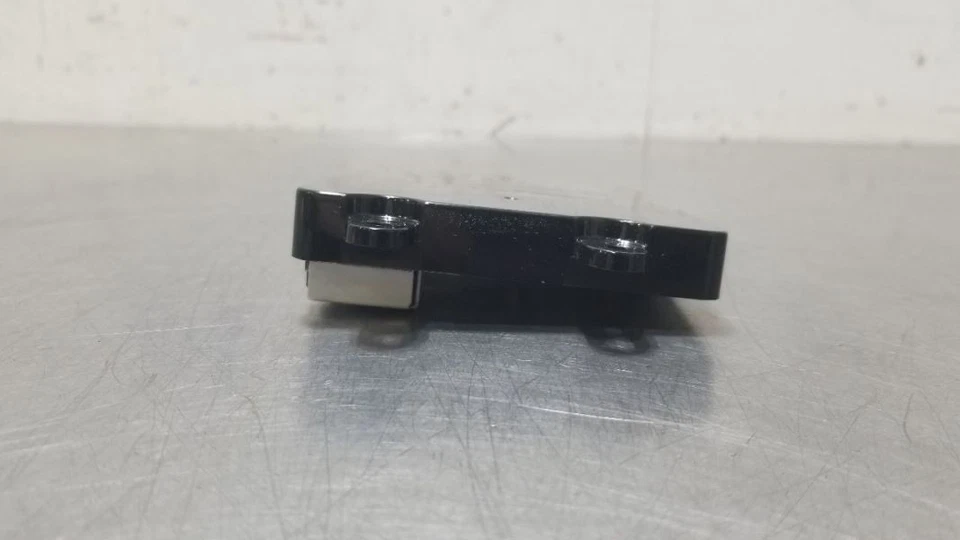 20 2020 凯迪拉克 XT6 原始设备制造商通信无线充电器模块 13529205 — 第 4/4 张图片