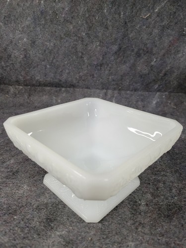 Vintage Jeanette Milk Glass Square Pedestal Candy/nut Dish Acorn Pattern # MJ25 - Picture 4 of 7