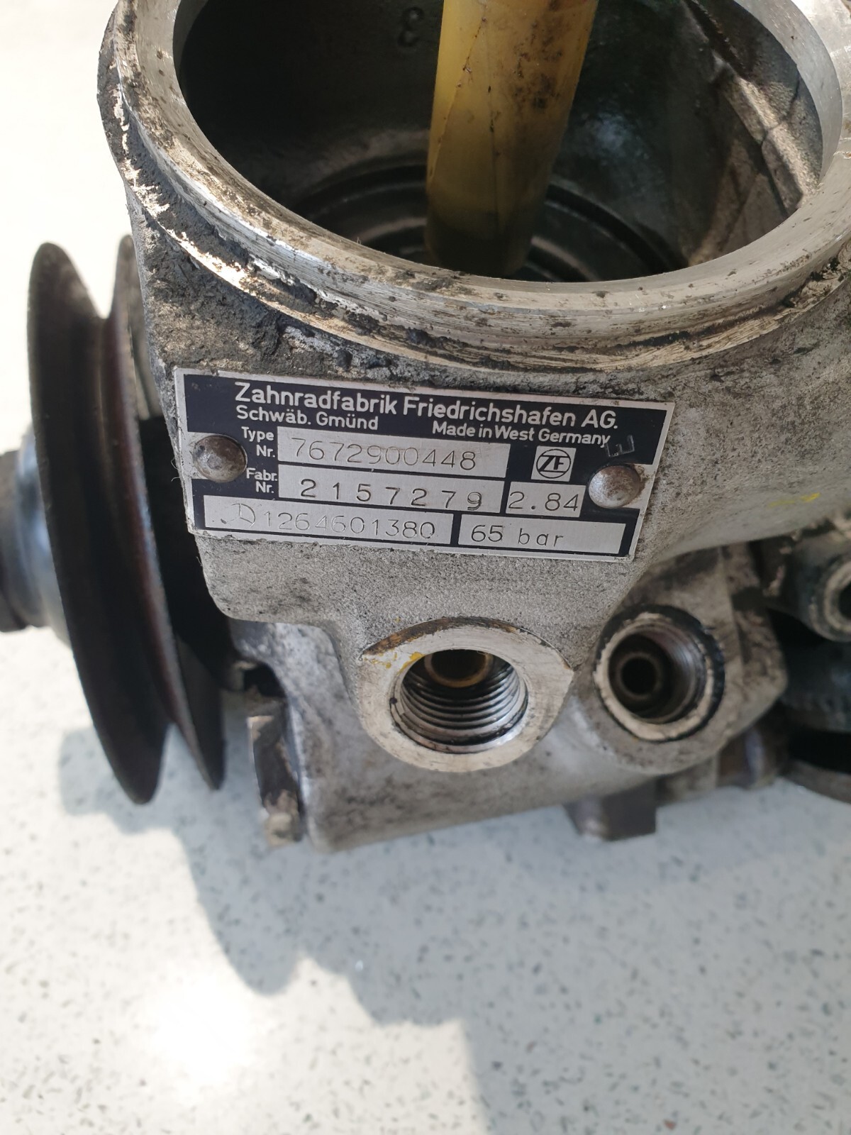 MercedesBenz SL / SLC R107 W123 W126 Power Steering Pump 1264601380 eBay