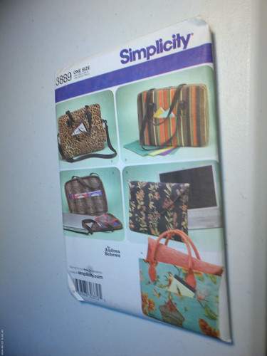Simplicity 3889 Laptop Computer bags totes purses pattern