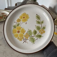 Stoneybrook International China Wildflower Pattern Floral Dinner Plate