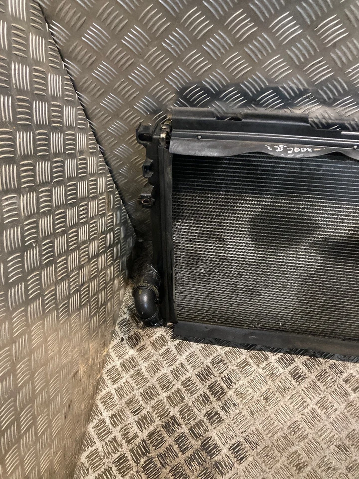 CHRYSLER 300 C Touring LX Water Coolant Radiator 5175367AA 3.0 Diesel - Image 4 of 4