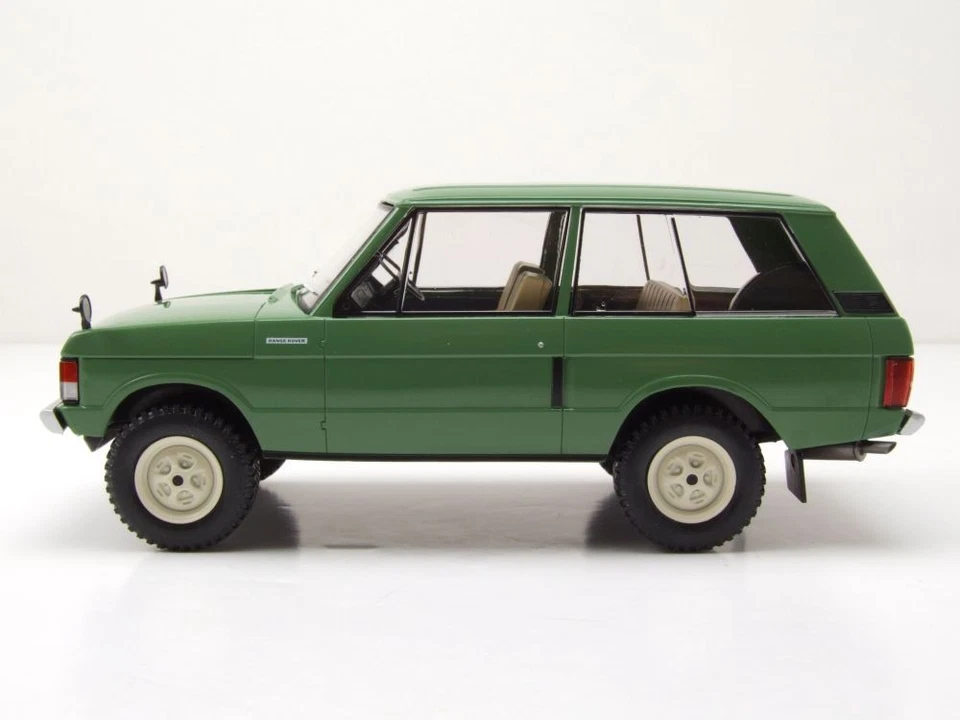 Land Rover Range Rover RHD 1970 Verde Modellino 1:24 Whitebox - Immagine 3 di 4
