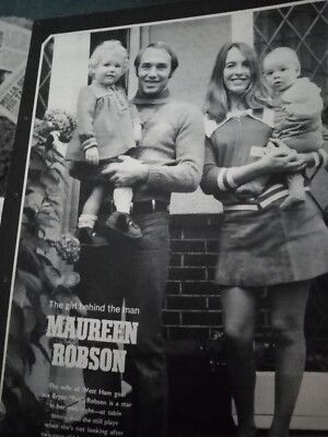 El41 Ephemera 1973 Fußball Bild Bryan Pop Robson Maureen und Familie 
