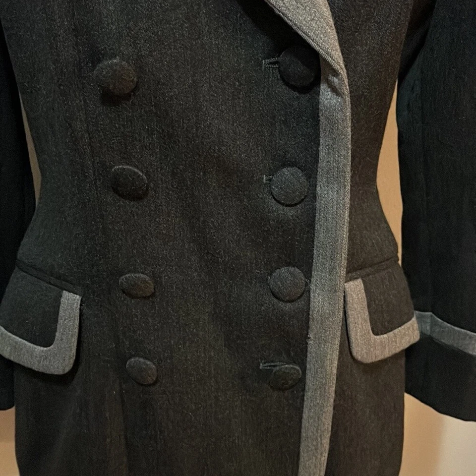 Chaqueta Moschino Barata Chic Gris Lana Doble Pecho De Colección Foto 3 de 4