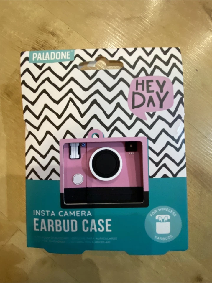 PALADONE INSTA CAMERA EARBUD CASE FOR WIRELESS EARBUDS - Image 2 of 4