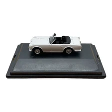 Triumph TR4 White with Black interior Diecast car 1:76 OO Scale Oxford