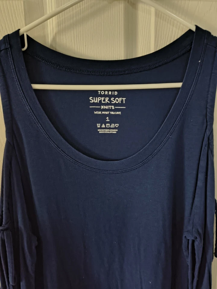 Top Torrid Súper Suave Tejido Hombro Frío Talla 1 P2P 22 LONGITUD 29 Azul  Foto 2 de 4