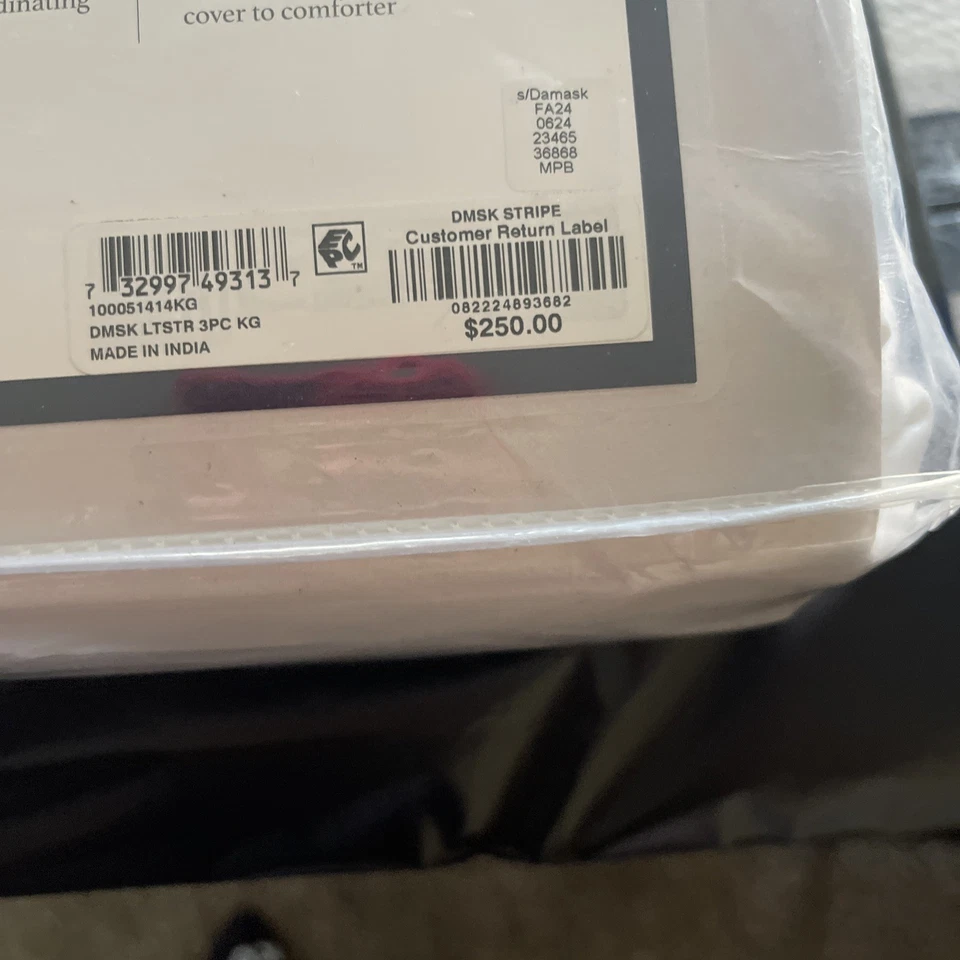 Charter Club Damask Stripe 550 Thread Count KING Duvet & Shams Set White - Image 4 of 4