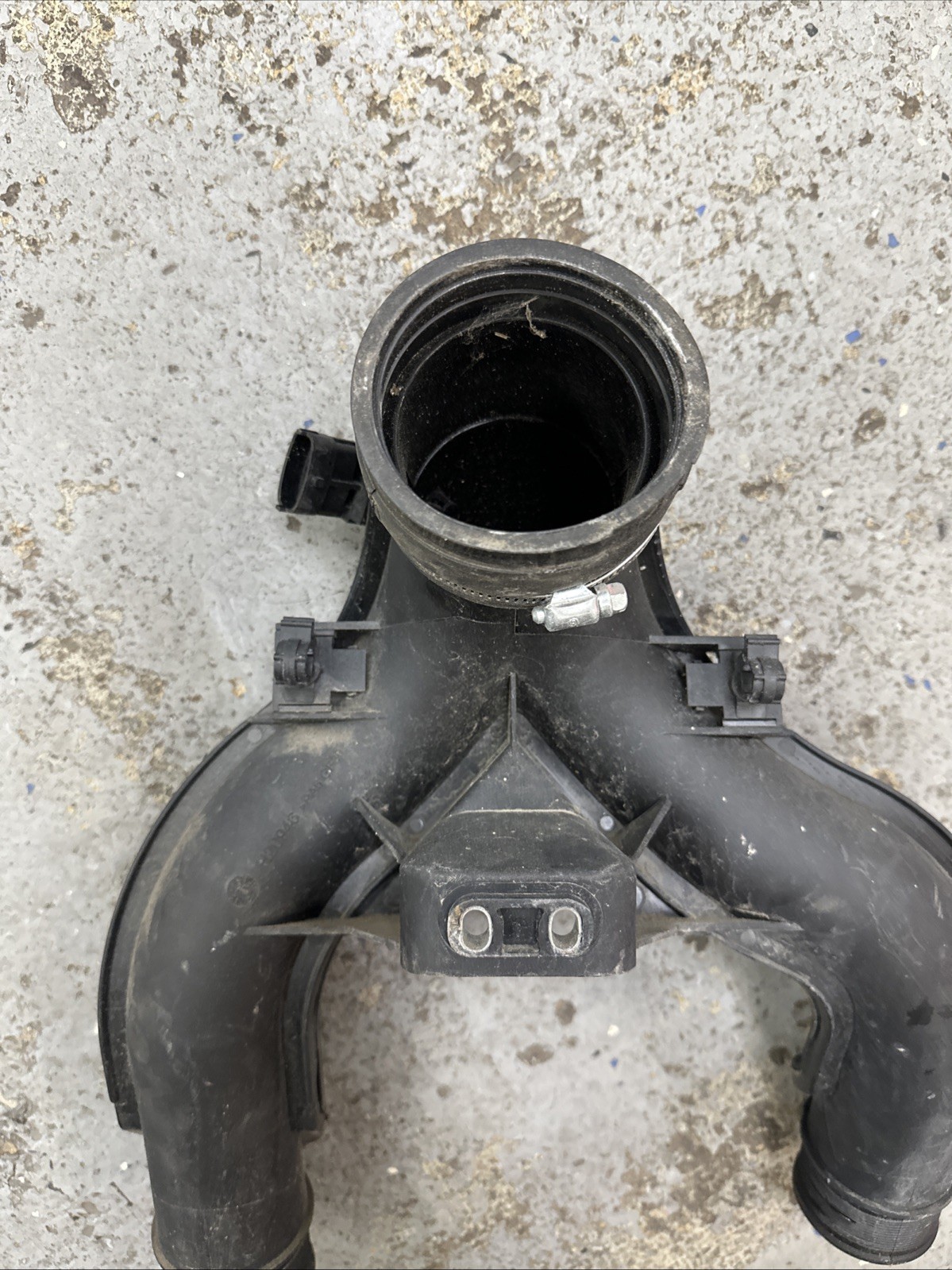 2014-2019 Maserati Ghibli S Q4 3.0L AWD Engine Intercooler Air Intake Duct Tube