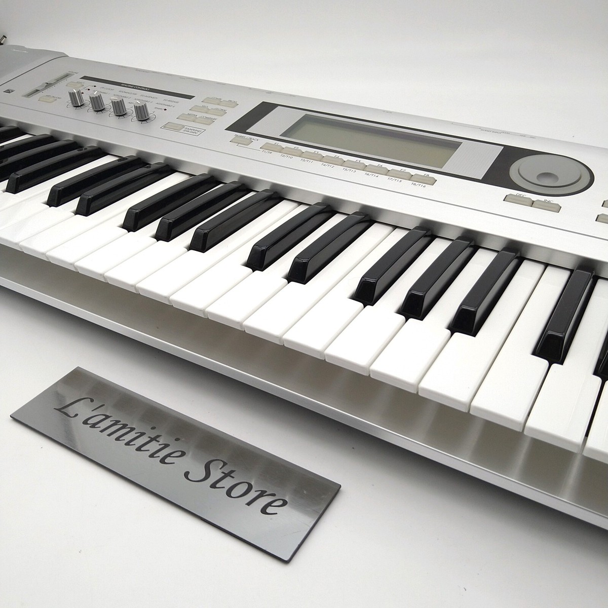 KORG TRITON Le 61 Key Synthesizer Keyboard Music Le61 Silver