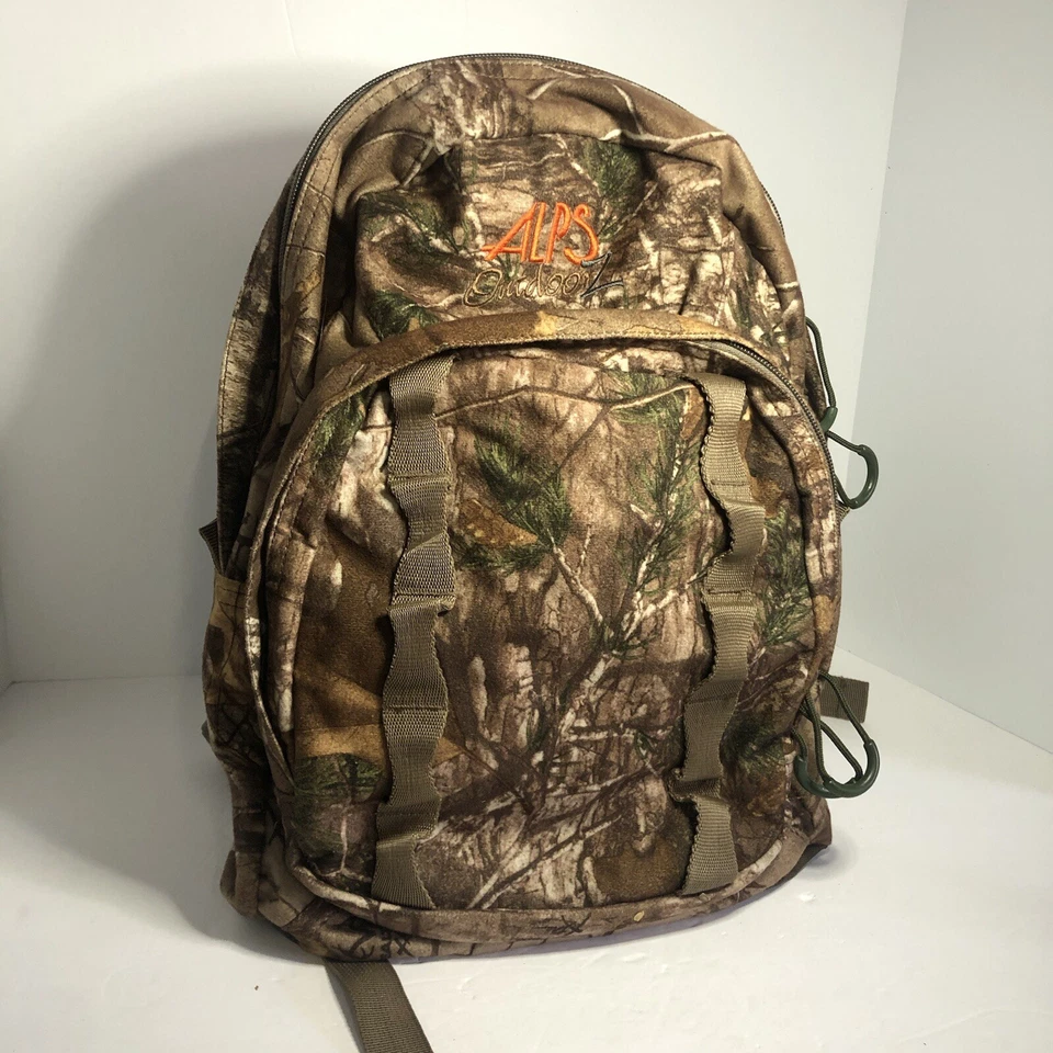 Mochila Cazadores Multi Bolsillo Camuflaje Alps Outdoorz. Foto 2 de 4