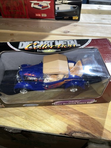 Road L 1932 Ford Roadster Street Rod Blue with flames Diecast 1:18 rare - Picture 10 of 10