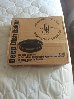Pampered Chef Stoneware Family Heritage Deep Dish Baker 11in Round 1390 NIB