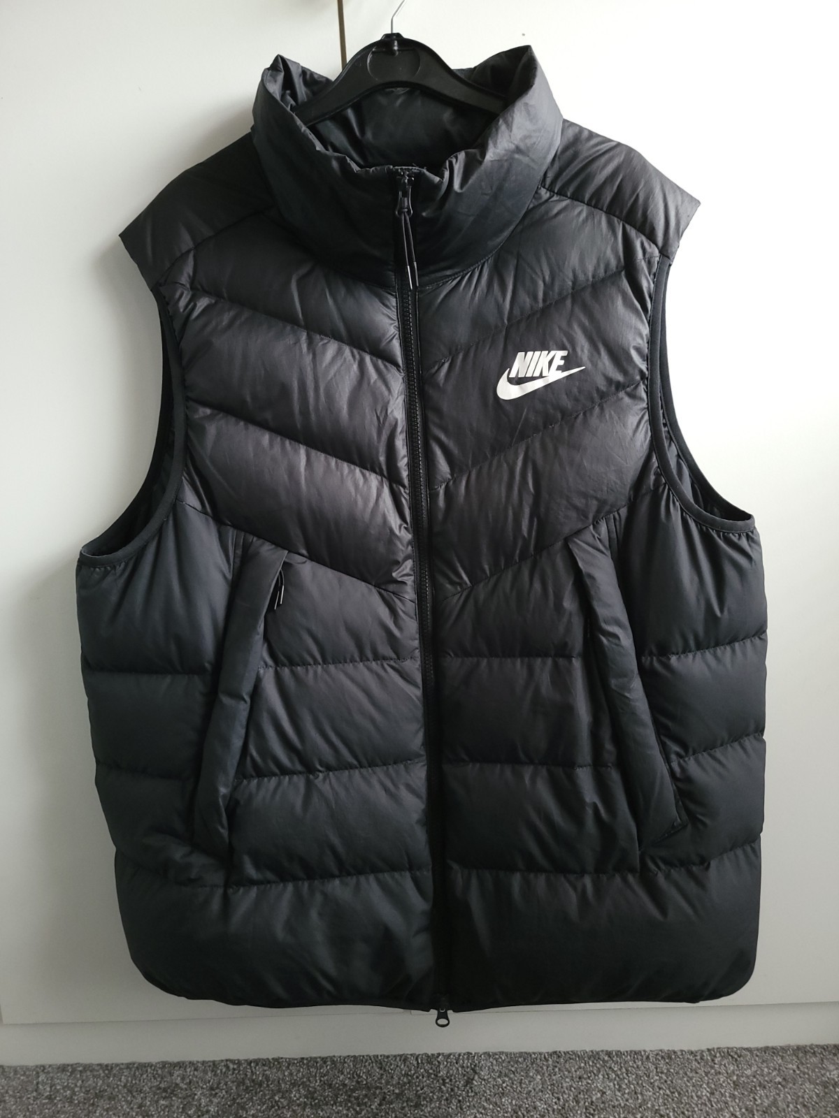 NIKE NSW DOWN FILL WINDRUNNER GILET VEST MENS SIZE XL (CV8974 010) BLACK