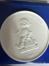 Vintage Goebel 1976 Collectors Club Medallion in Original Box