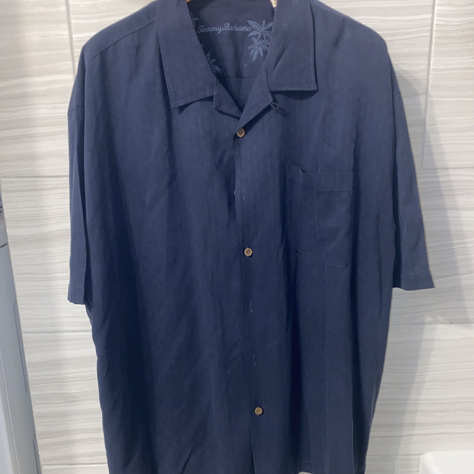 Tommy Bahama 100% Silk Shirt Mens 2XB Blue  Button Up Short Sleeve